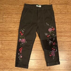 Anthropologie Floral Embroidered Cropped Pants Size 30